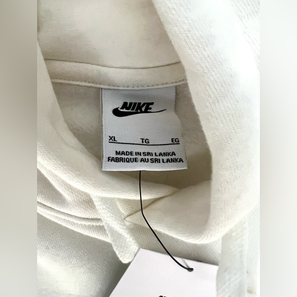 Nike Streetware Cabincore Athletic Sports Off-White Thick Hoodie - Picture 2 of 4